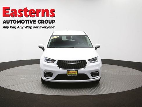 Used 2023 Chrysler Pacifica Touring-L FWD image 52