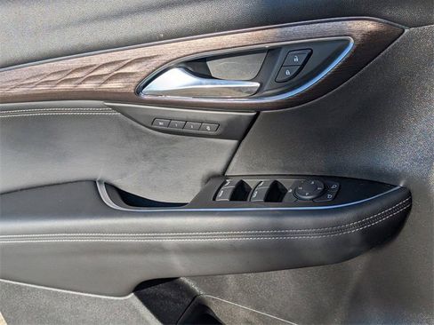 Used 2022 Buick Envision Avenir w/ Technology Package II image 21