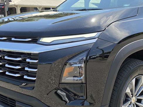 New 2027 Chevrolet Equinox LT w/ Convenience Package II FWD image 13
