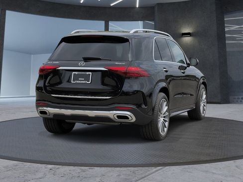 Used 2024 Mercedes-Benz GLE 450e 4MATIC image 4
