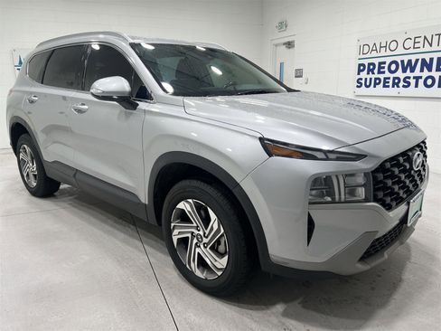 Used 2023 Hyundai Santa Fe SEL image 2