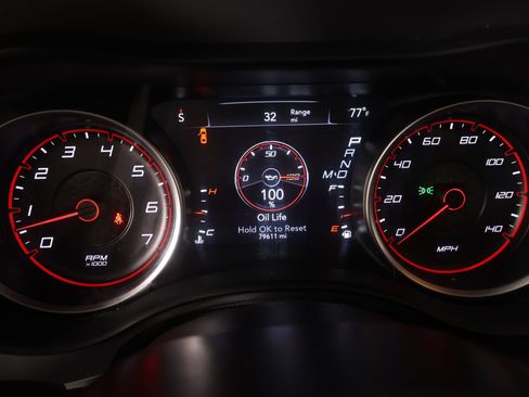 Used 2022 Dodge Charger SXT w/ Leather Interior Group RWD image 4