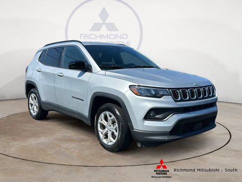 Used 2024 Jeep Compass Latitude AWD/4WD image 1