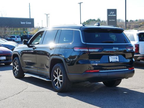 Used 2023 Jeep Grand Cherokee L Limited w/ Luxury Tech Group II image 8