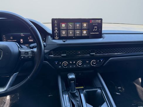 Used 2023 Honda Accord Touring image 9