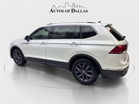 Used 2023 Volkswagen Tiguan SE w/ Panoramic Sunroof Package FWD image 9