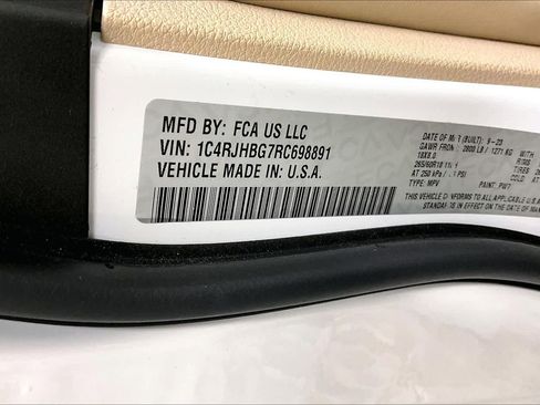 Used 2024 Jeep Grand Cherokee Limited image 32