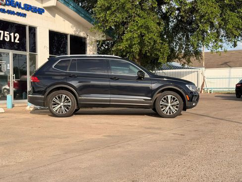Used 2019 Volkswagen Tiguan SEL image 2