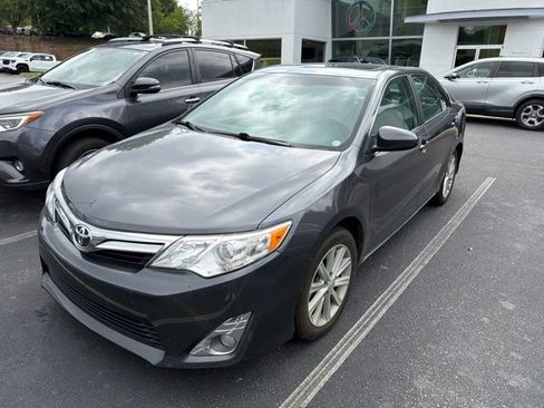 Used 2012 Toyota Camry XLE w/ Leather Pkg FWD image 1
