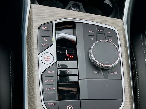 Used 2025 BMW 330i Sedan image 25