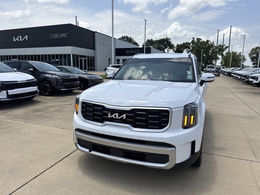 Certified 2024 Kia Telluride S w/ S Sunroof Package FWD image 6