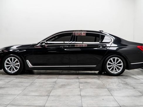 Used 2019 BMW 750i xDrive w/ Executive Package image 8