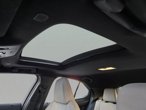 Used 2024 Lexus UX 250h FWD image 11