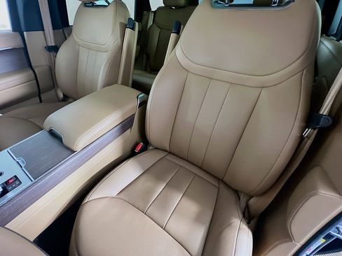 Used 2025 Land Rover Range Rover SE AWD/4WD image 22