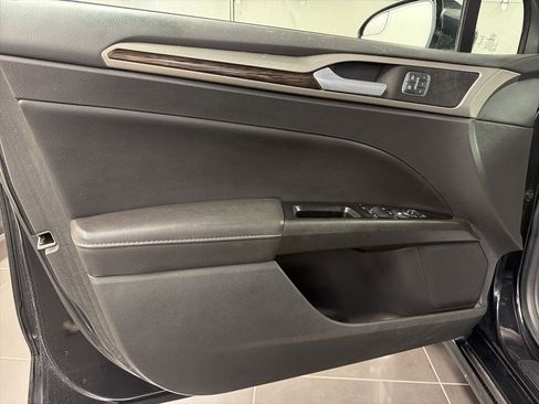 Used 2014 Ford Fusion SE w/ Equipment Group 202A FWD image 26