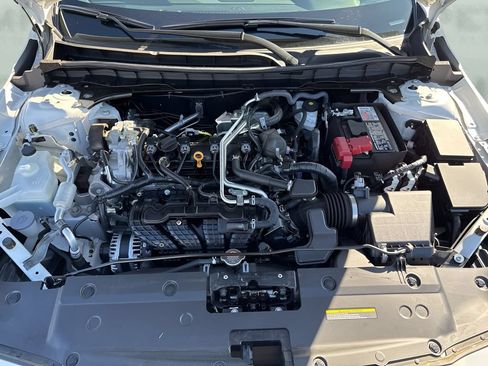 Used 2025 Nissan Altima 2.5 SV FWD image 29