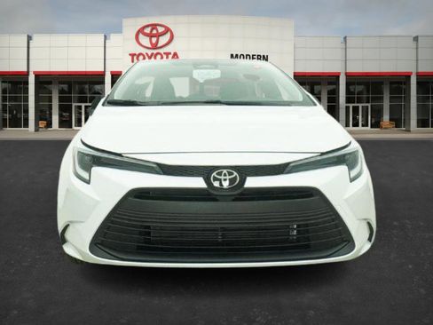 New 2026 Toyota Corolla LE image 2
