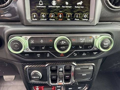 Used 2022 Jeep Wrangler Unlimited Rubicon AWD/4WD image 30