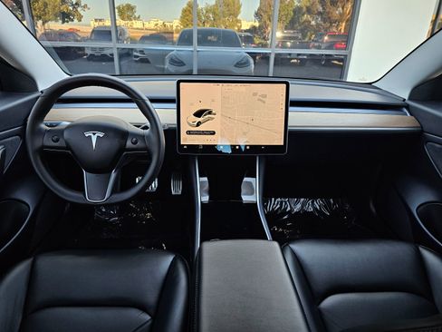 Used 2019 Tesla Model 3 Long Range image 16
