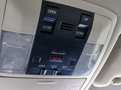 Used 2017 Lexus CT 200h FWD image 32