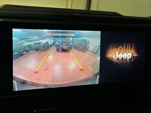 Used 2024 Jeep Wrangler Unlimited w/ LED Headlamp & Fog Lamp Group image 18