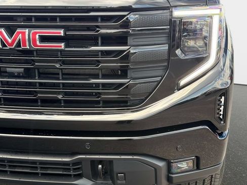 New 2026 GMC Sierra 1500 Elevation w/ Elevation Premium Package AWD/4WD image 9