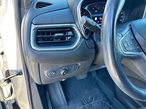 Used 2022 Chevrolet Equinox LT image 10