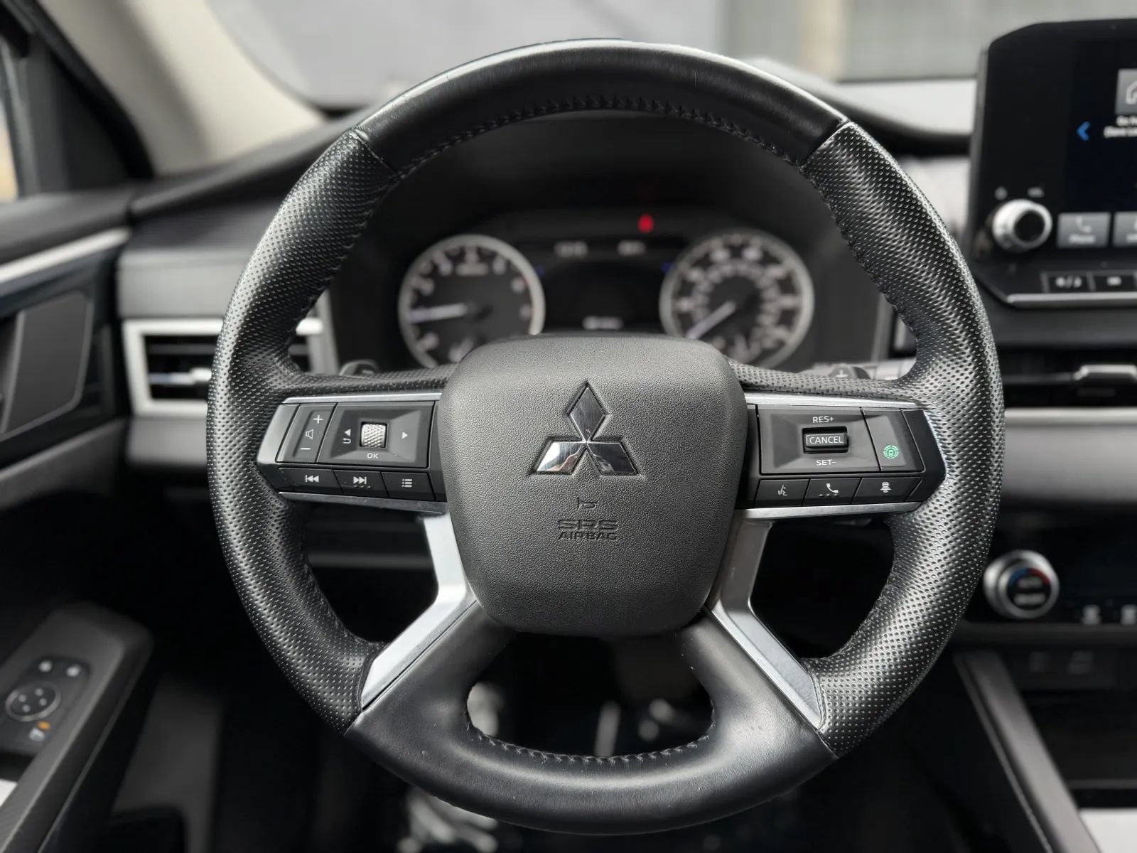 Used 2022 Mitsubishi Outlander SE AWD/4WD image 23