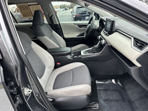 Used 2019 Toyota RAV4 XLE image 33