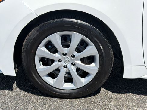 Used 2024 Toyota Corolla LE image 12