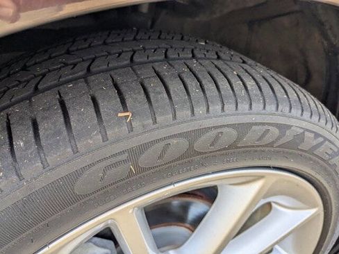 Used 2013 Lexus CT 200h image 11