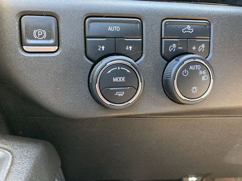 Used 2023 Chevrolet Silverado 1500 LT image 13