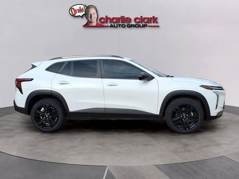 Used 2024 Chevrolet Trax ACTIV FWD image 6