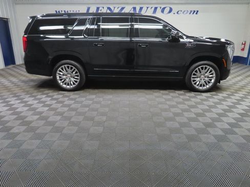 Used 2025 GMC Yukon XL Denali w/ Sun & Power Step Package AWD/4WD image 2