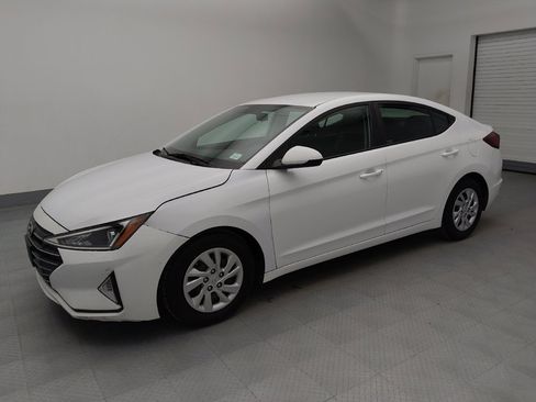 Used 2019 Hyundai Elantra SE w/ Cargo Package FWD image 2