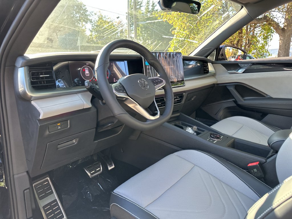 New 2026 Volkswagen Tiguan SE R-Line AWD/4WD image 11