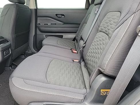 New 2026 Nissan Pathfinder SV w/ SV Premium Package AWD/4WD image 20