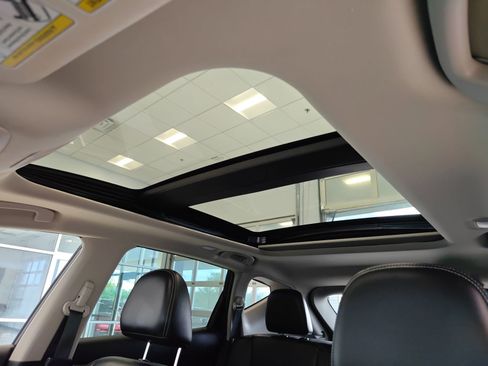 Used 2020 Nissan Murano SL w/ Moonroof Package AWD/4WD image 10