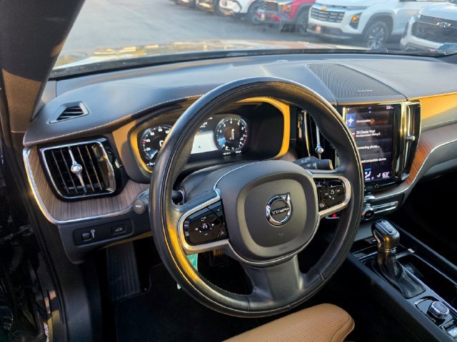 Used 2021 Volvo XC60 T5 Inscription w/ Climate Package AWD/4WD image 5