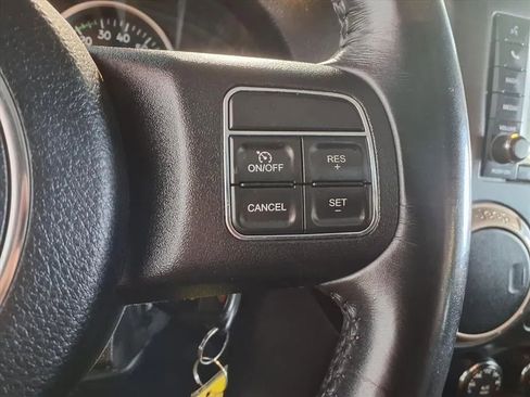 Used 2017 Jeep Wrangler Unlimited Sahara AWD/4WD image 23