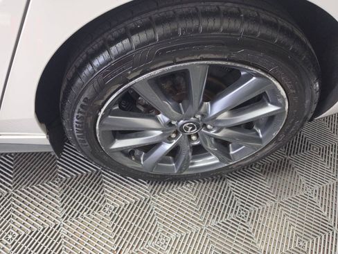 Used 2020 MAZDA MAZDA3 Hatchback FWD image 23