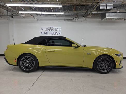 Used 2025 Ford Mustang GT Premium w/ GT Performance Package RWD image 14