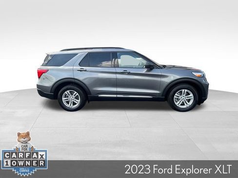 Used 2023 Ford Explorer XLT w/ Equipment Group 202A AWD/4WD image 5