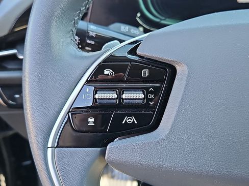 Certified 2023 Kia Niro EX image 24