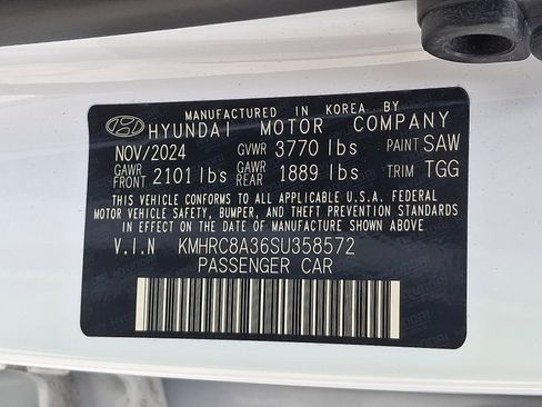 Certified 2025 Hyundai Venue SEL image 30