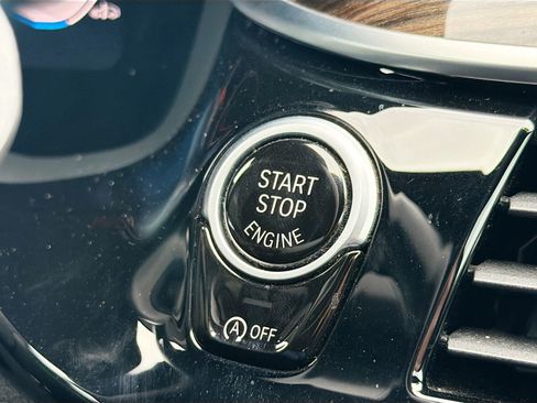 Used 2020 BMW 530i w/ Convenience Package image 36