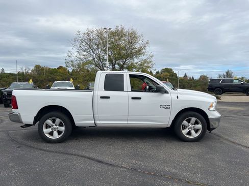 Used 2024 RAM 1500 Classic SLT image 3