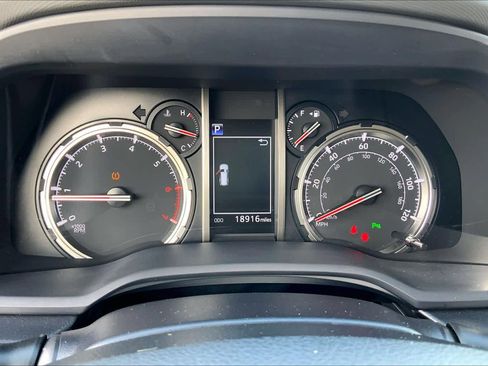 Used 2024 Toyota 4Runner Limited image 25