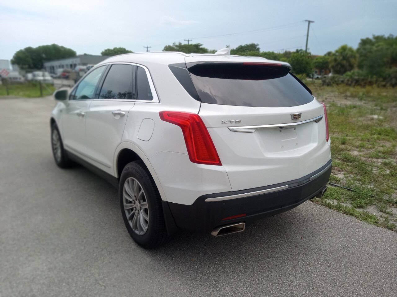 Used 2017 Cadillac XT5 Luxury FWD image 8