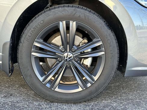 Used 2024 Volkswagen Jetta SE w/ Panoramic Sunroof Package image 6